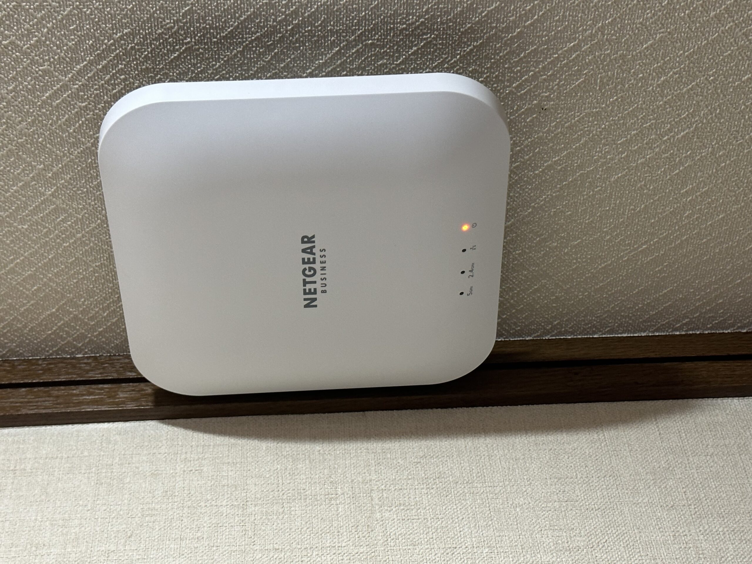 NETGEAR WAX214-100EUS 法人Wi-Fi 1台とLAN線引き込み工事