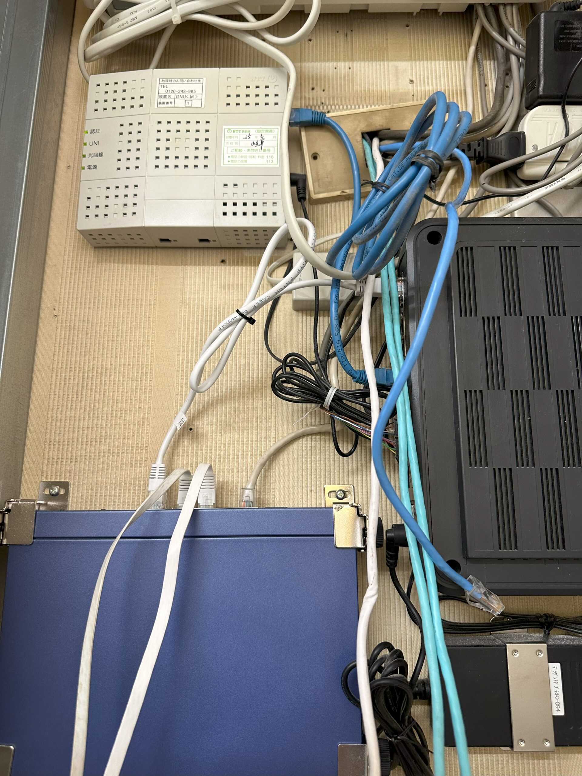 Yamaha RTX830と壁掛けWi-Fi WAX610-100JPS設置工事を行いました