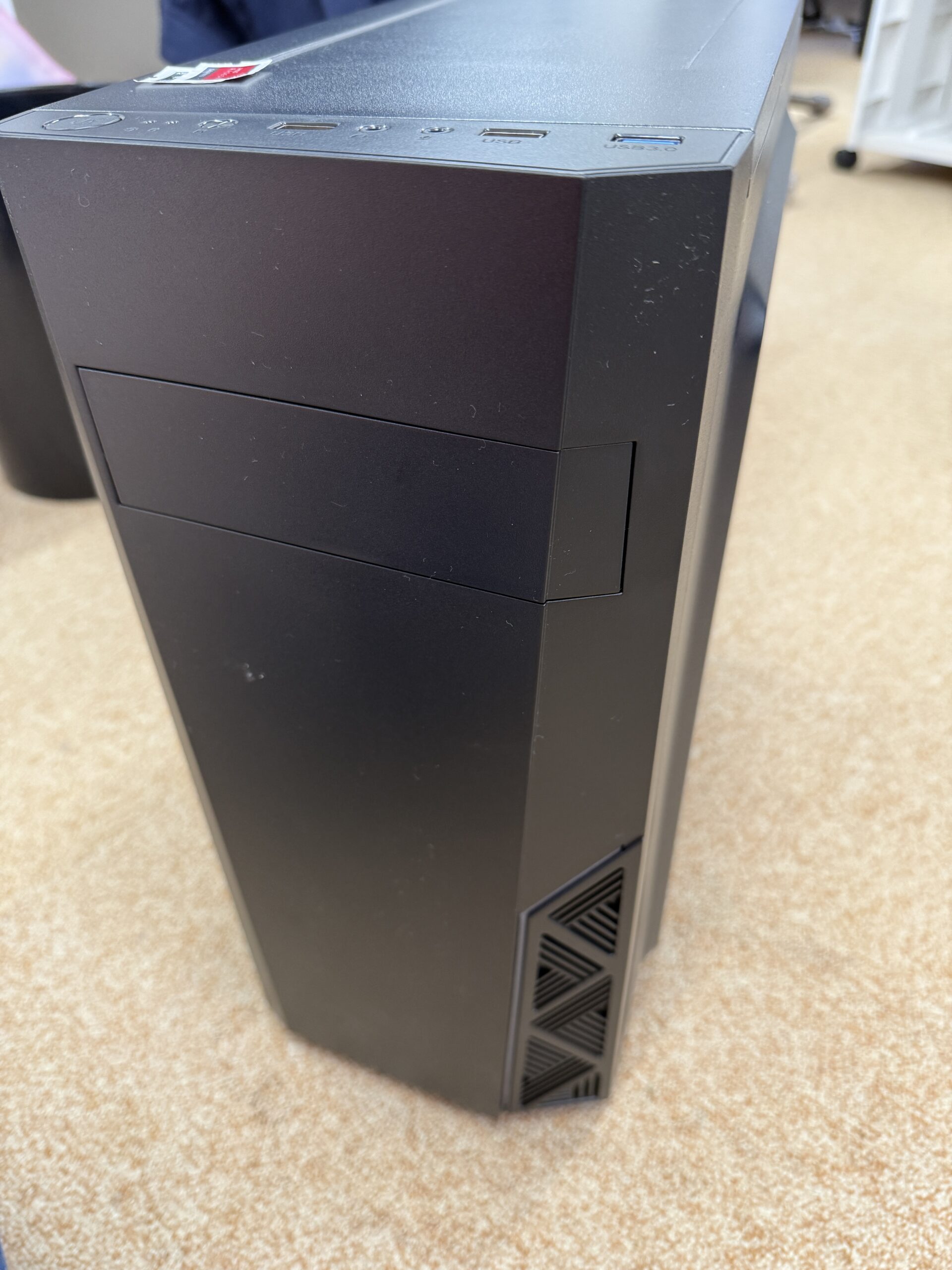 Microsoft SQL Server とファイルサーバー向け自作パソコン組み立て