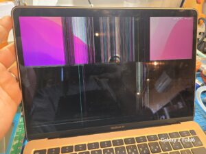 Apple MacBook Air Model A2337 13.3インチ 液晶不良の為新品パネル交換
